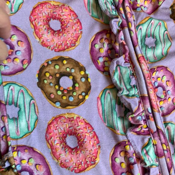 Bums & Roses Donut Ruffle Footie - Picture 2 of 7